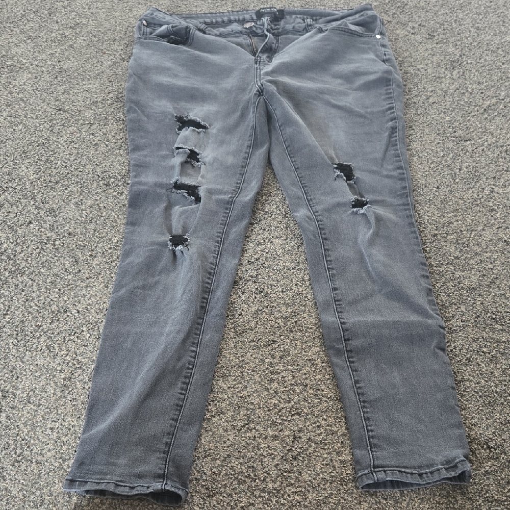 Eighty Eight Gray Skinny Jeans Distressed Design